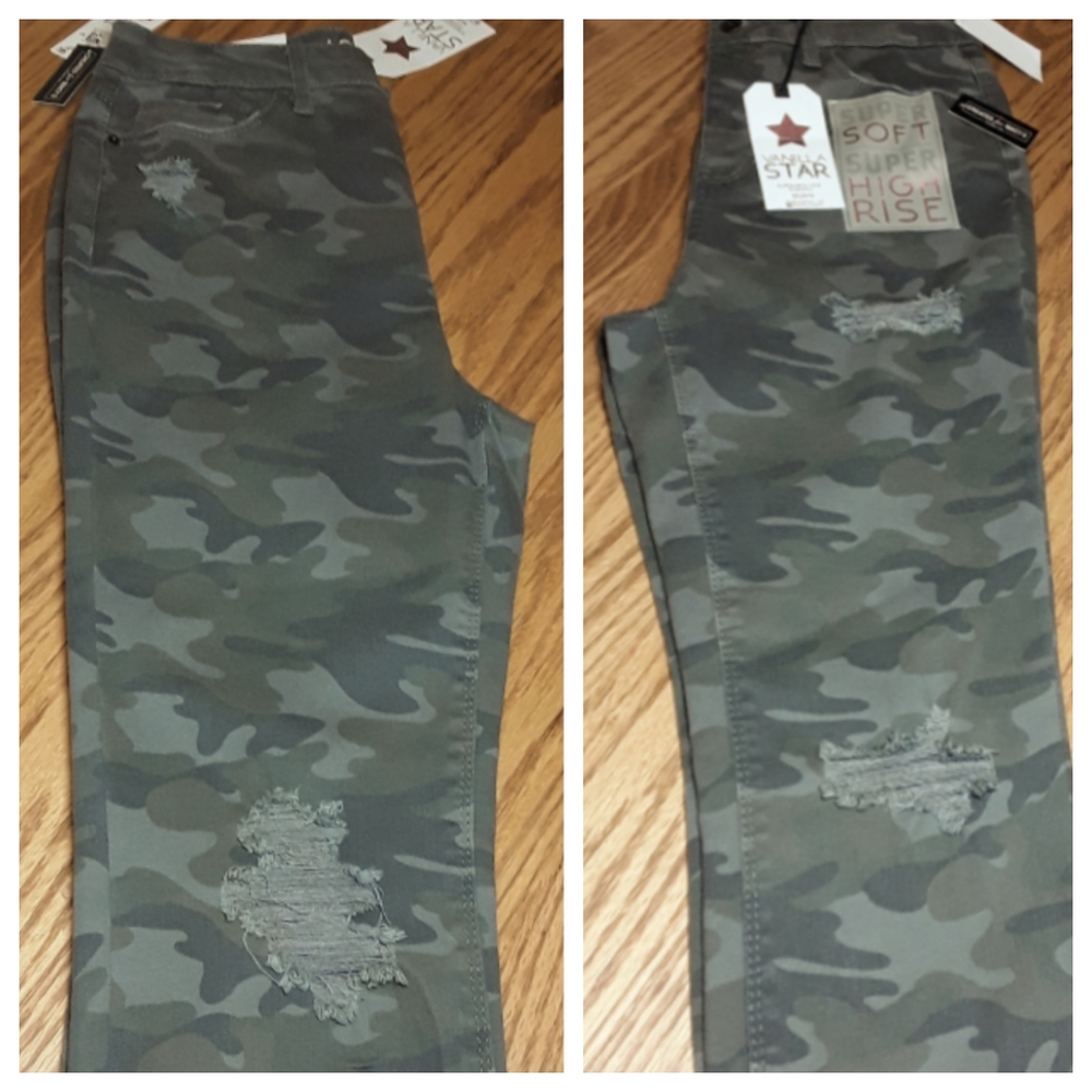 NEW Distressed Vanilla Star Junior's High Rise - Picture 6 of 8